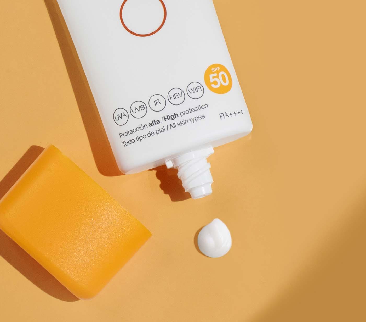 Fotoprotektor przeciw przebarwieniom Ultra-Mat SPF50