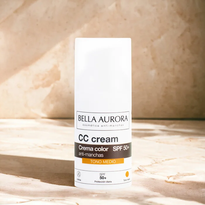 Krem koloryzujący przeciw przebarwieniom CC Cream z filtrem SPF 50+ – odcień średni