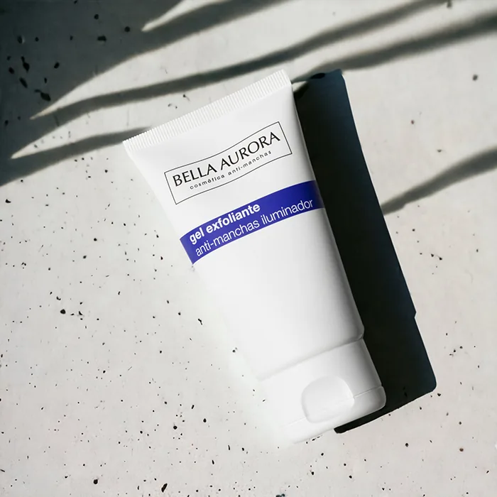 Złuszczająco-rozświetlający żel przeciw przebarwieniom