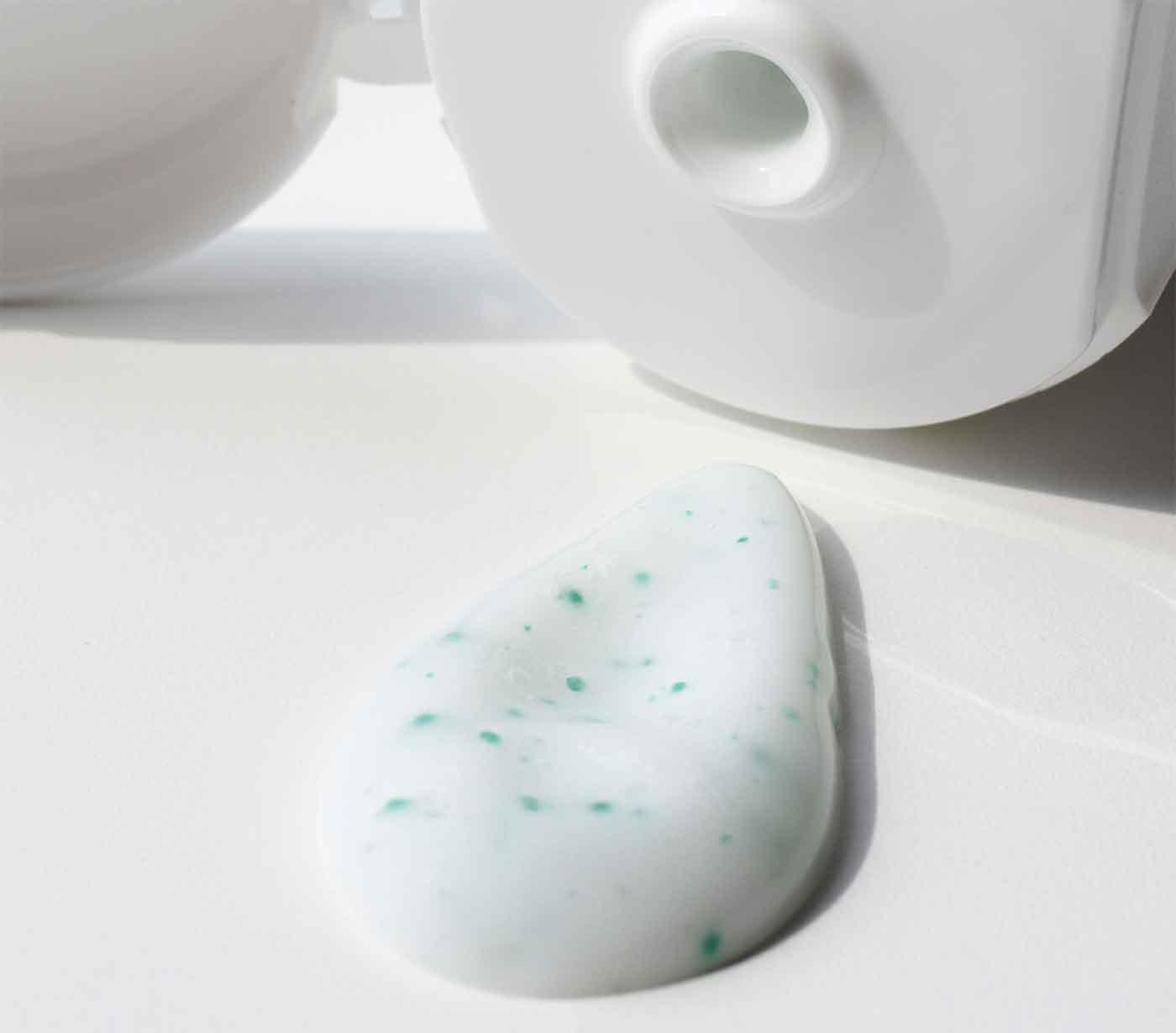 Złuszczająco-rozświetlający żel przeciw przebarwieniom